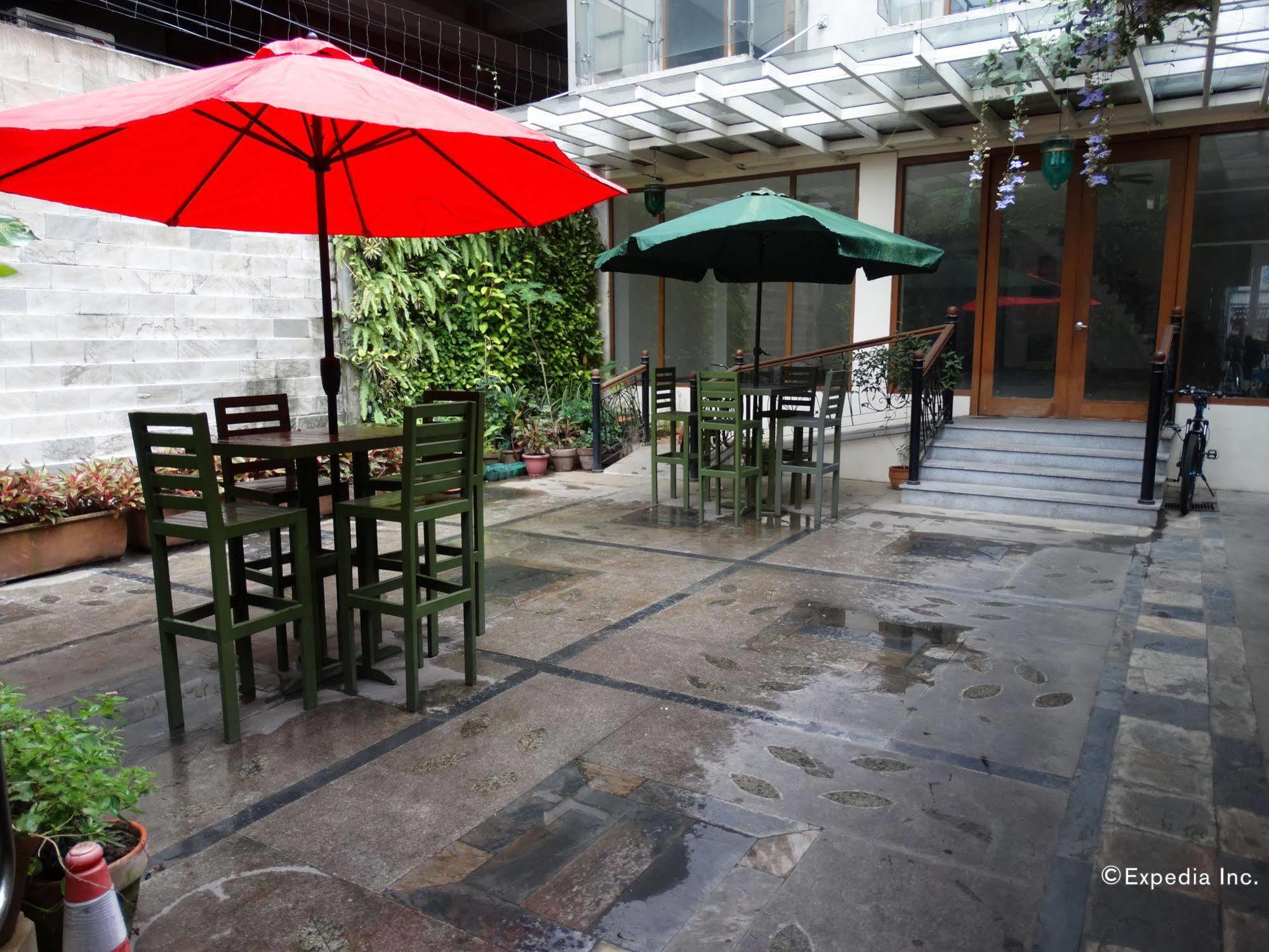 Malate Pensionne Манила Экстерьер фото